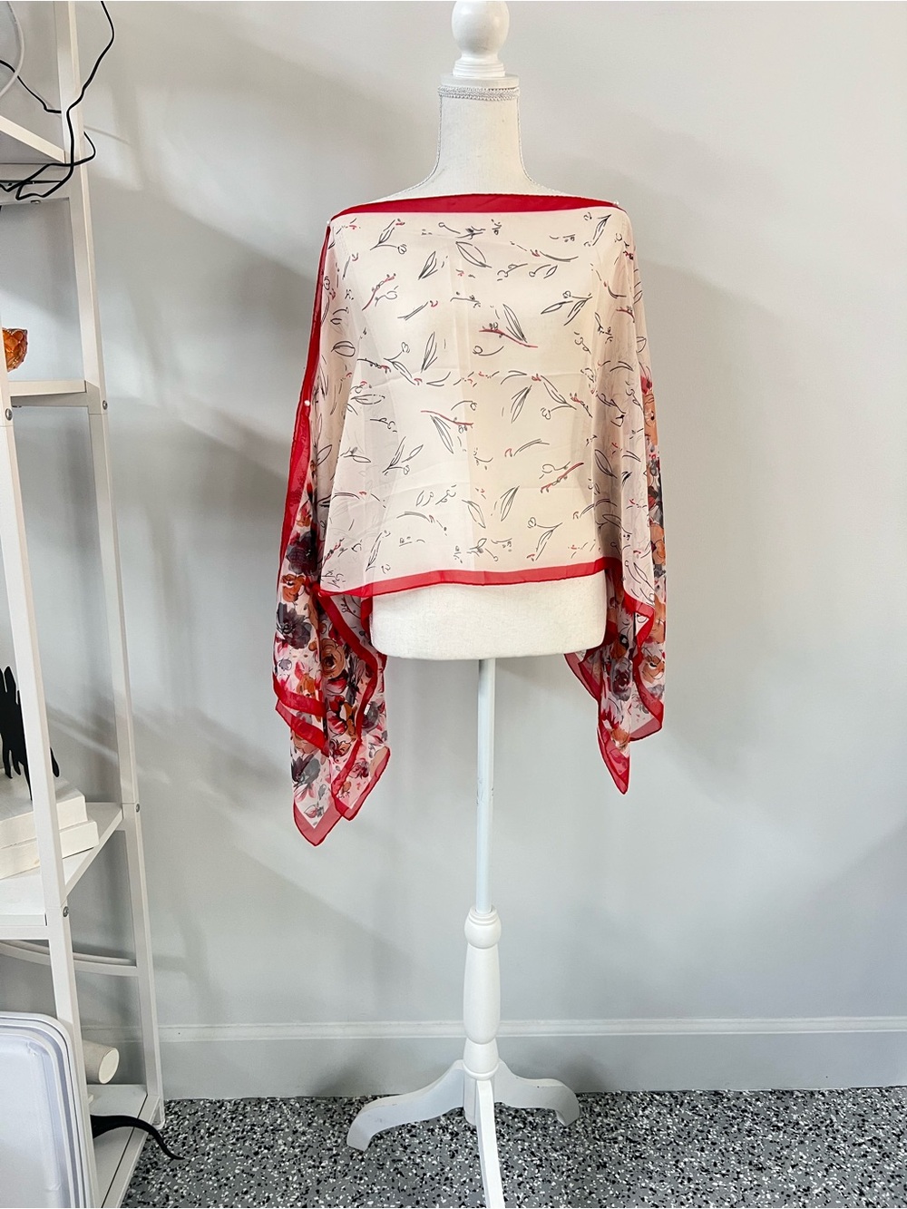 Red Gray Cream Cottagecore Floral Convertible Scarf Wrap Kimono NWT - Picture 7 of 9